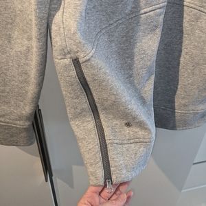 Lulu Crew Neck w/zippers